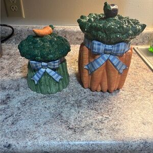 Ceramic Carrot and Broccoli Canister Set